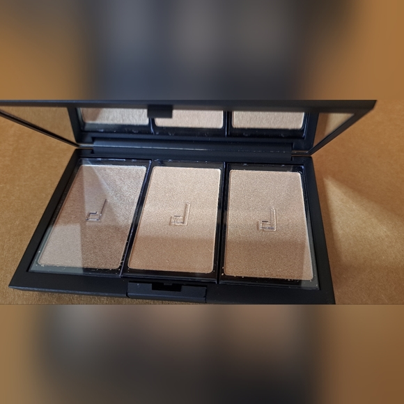 Freematic Highlighter Pro Palette, Glow Effect - Picture 3 of 7